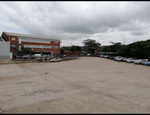 3,808M² FACTORY TO LET IN NEW GERMANY